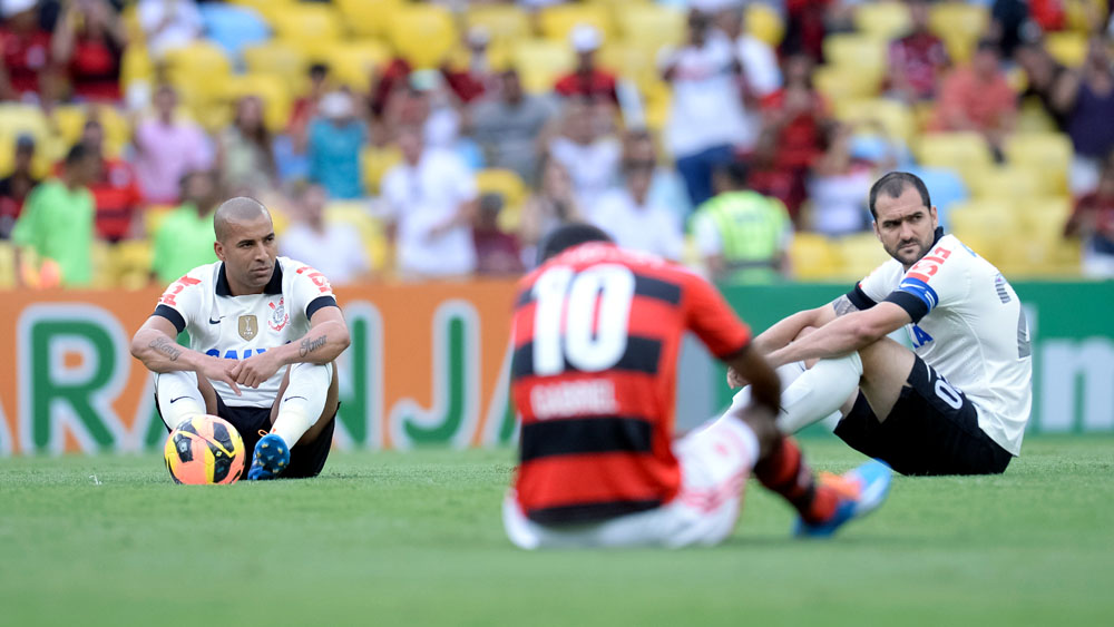 Protesto dos jogadores organizado pelo Bom Senso: talvez o melhor momento de Flamengo x Corinthians (Foto: Jorge Rodrigues - Eleven)