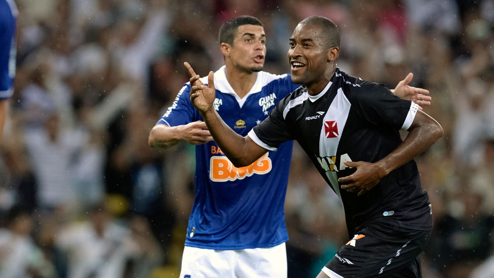 Edm&iacute;lson comemora: um her&oacute;i improv&aacute;vel (Foto: Jorge Rodrigues - Eleven)