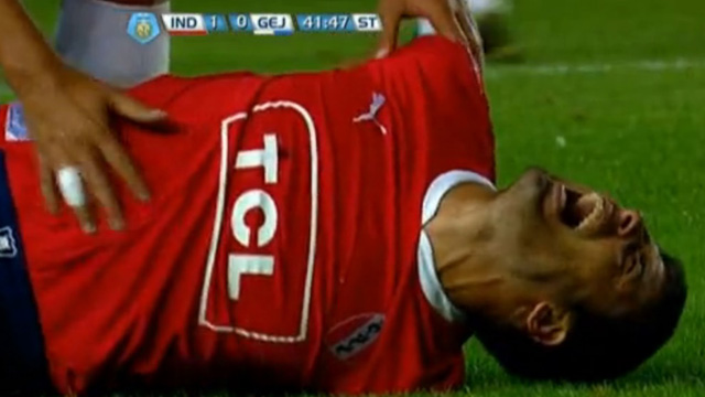 Essa queda do jogador do Independiente deve ter do&iacute;do muito