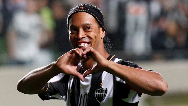 O Bayern tamb&eacute;m tem o que temer: Ronaldinho voltou