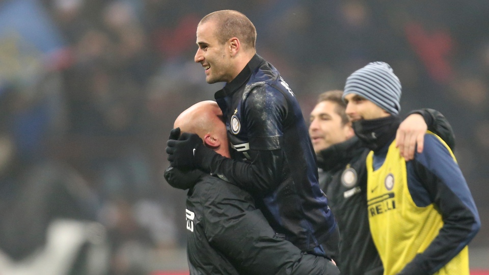 No d&eacute;rbi da transi&ccedil;&atilde;o, Inter se estabiliza e Milan afunda