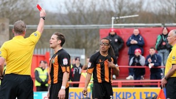 Chiadeira por expulsões é o fim da linha na carreira de Davids