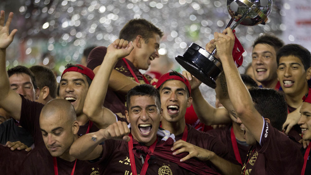 Lan&uacute;s conquistou o t&iacute;tulo da Copa Sul-Americana (AP Photo/Eduardo Di Baia)