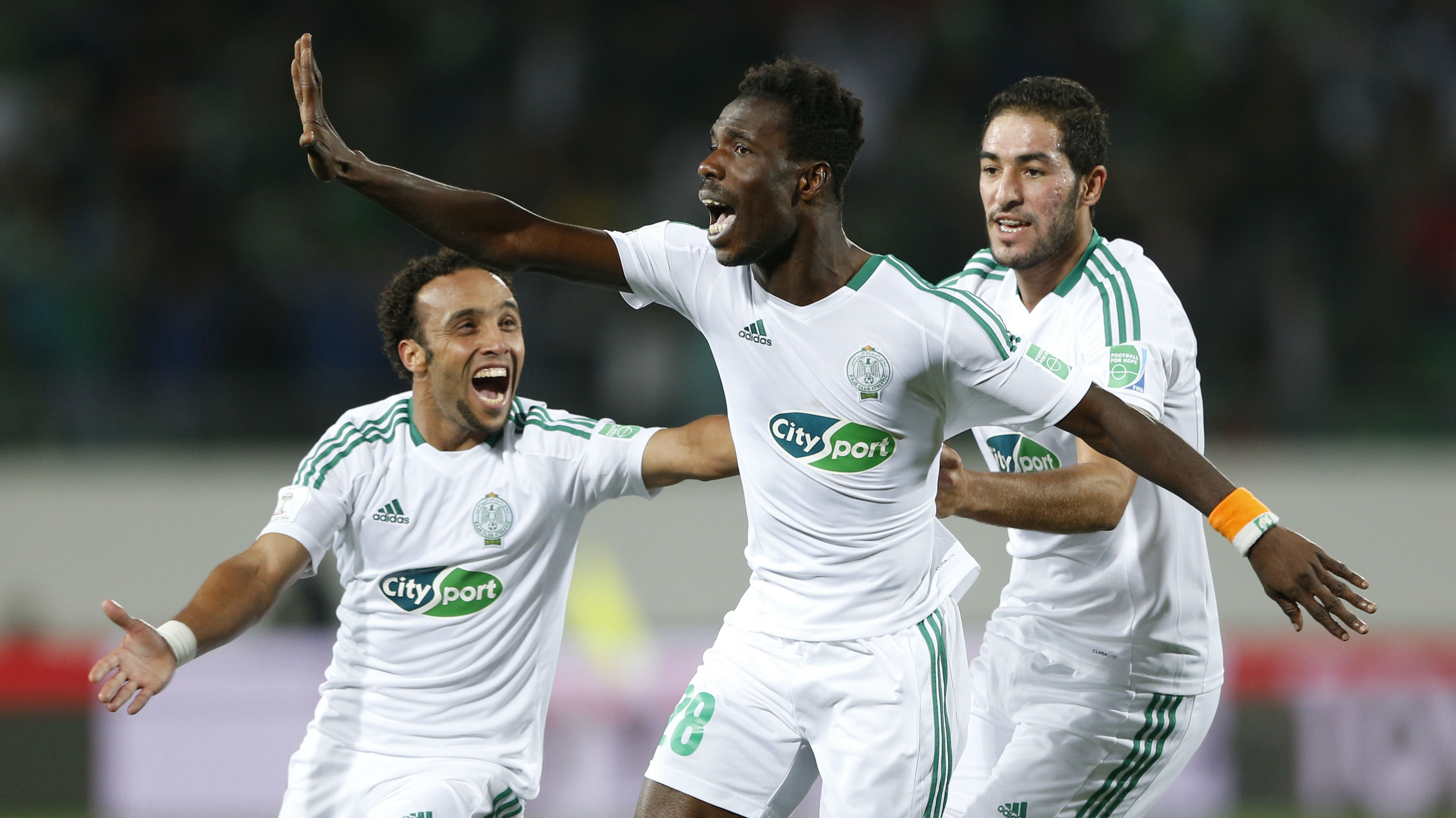 Na prorroga&ccedil;&atilde;o, Raja bateu o Monterrey por 2 a 1 (AP Photo/Matthias Schrader)