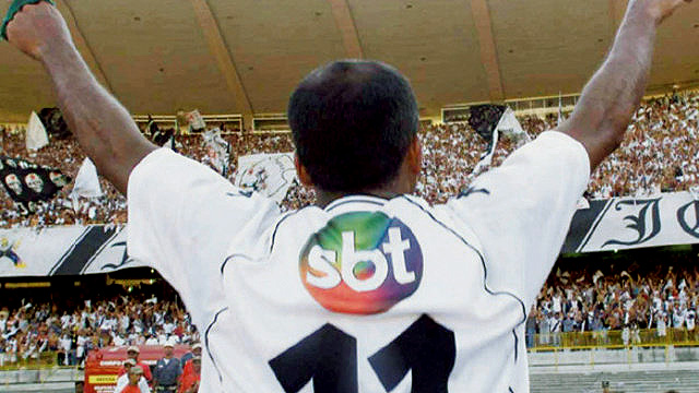 Rom&aacute;rio comemora o t&iacute;tulo da Copa Jo&atilde;o Havelange no Maracan&atilde; (Reprodu&ccedil;&atilde;o)