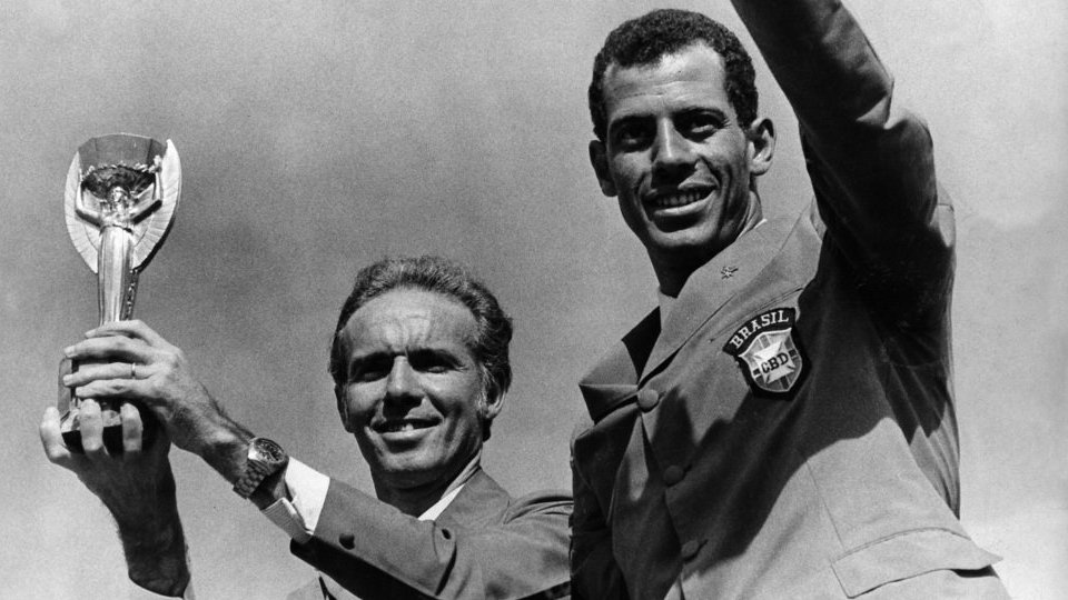 Zagallo e Carlos Alberto, os &uacute;ltimos a levantarem a Jules Rimet na Copa