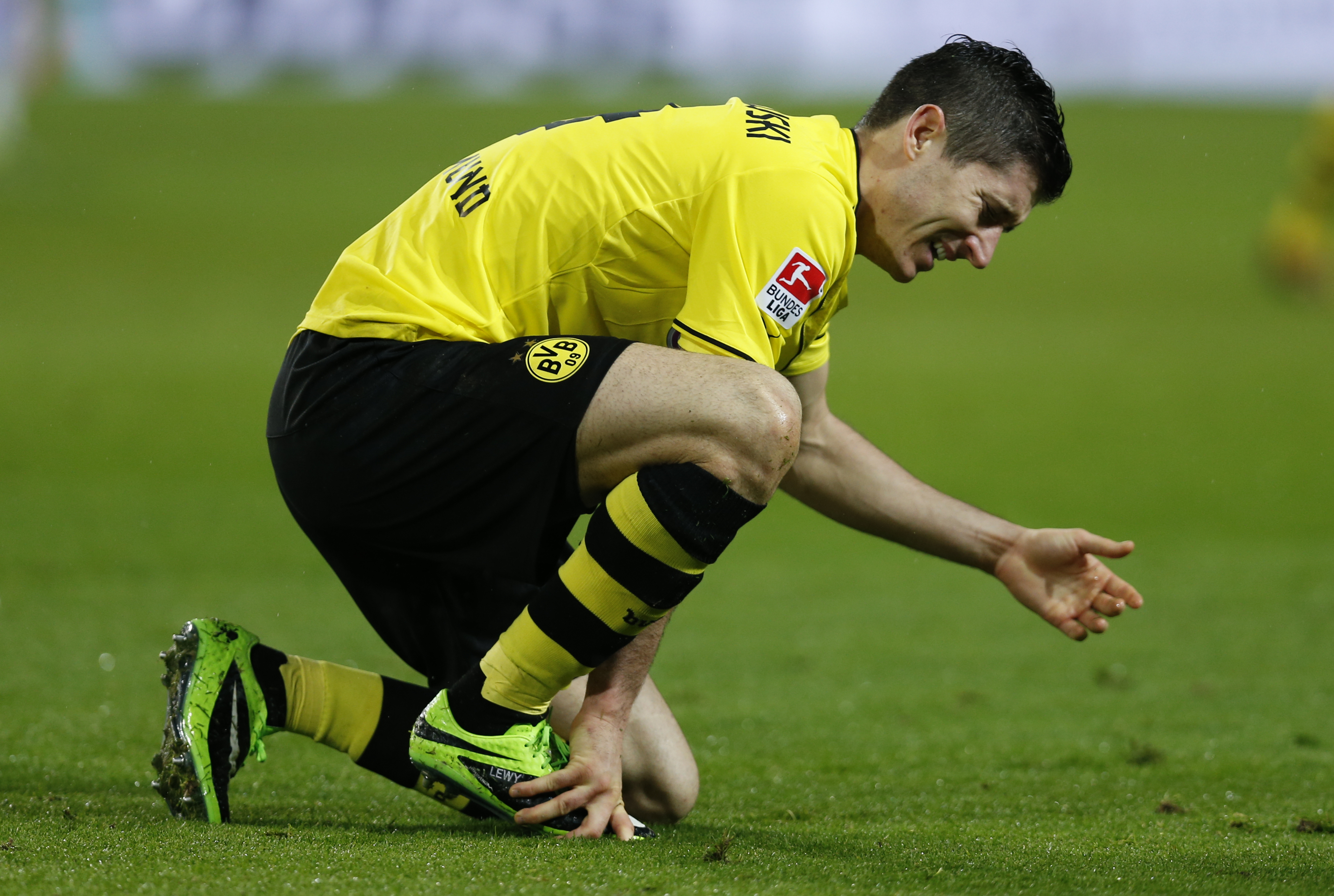 Lewandowski deve jogar pela &uacute;ltima vez contra o Bayern de Munique usando a camisa do Dortmund (Foto: AP)