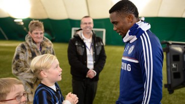 A alegria de passar 20 minutos com o seu herói no rosto dessa criança