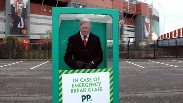 Para resgatar o Manchester United, vale at&eacute; Ferguson de cera