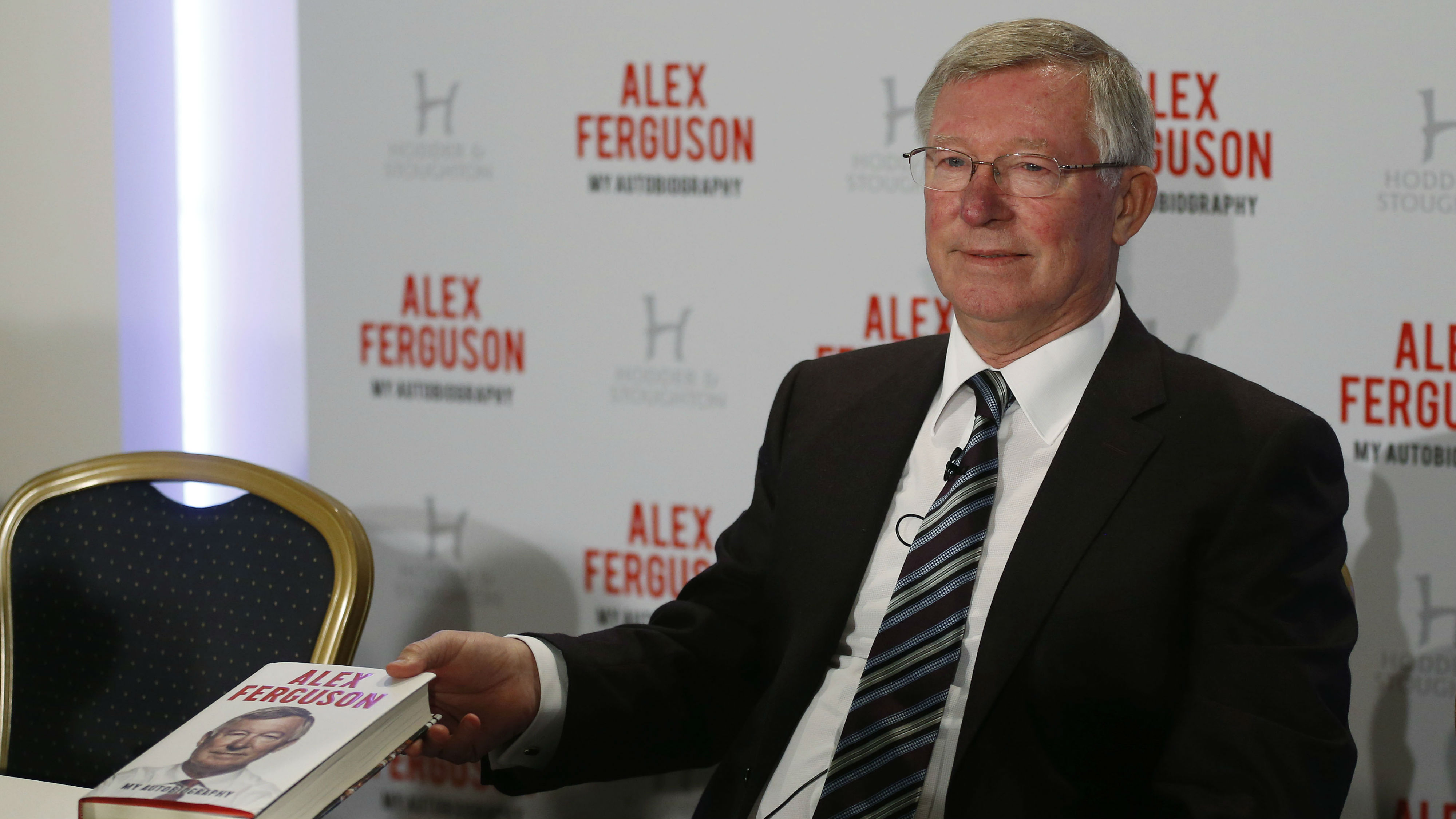 Ferguson revela que tentou levar Ronaldo em 1994, e Guardiola era seu substituto favorito