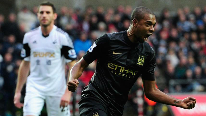 Manchester City come&ccedil;ou 2014 fazendo o que faltou no ano anterior