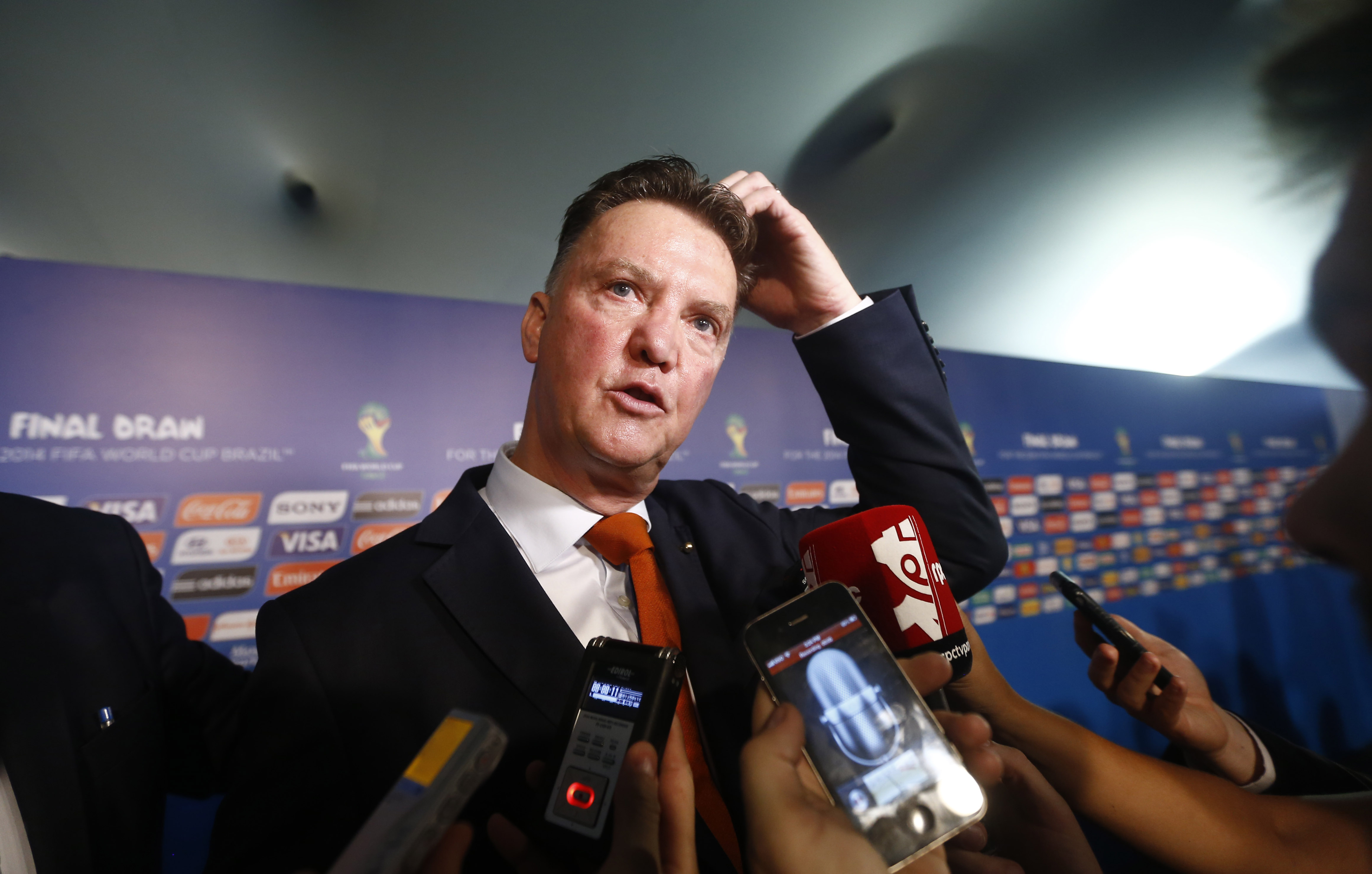 Van Gaal nunca trabalhou na It&aacute;lia. Chegou a hora? (Foto: AP)