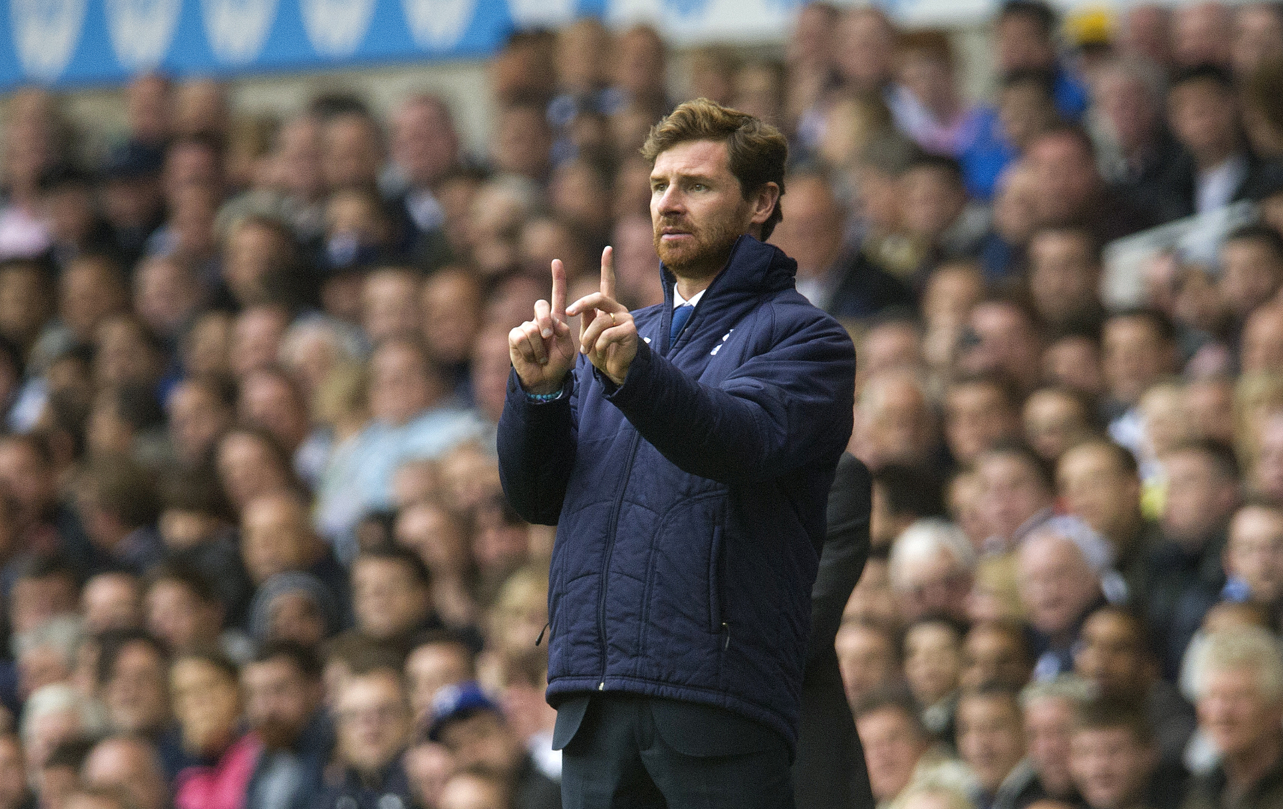 O Milan pode ajudar a resgatar a carreira de Villas-Boas (Foto: AP)