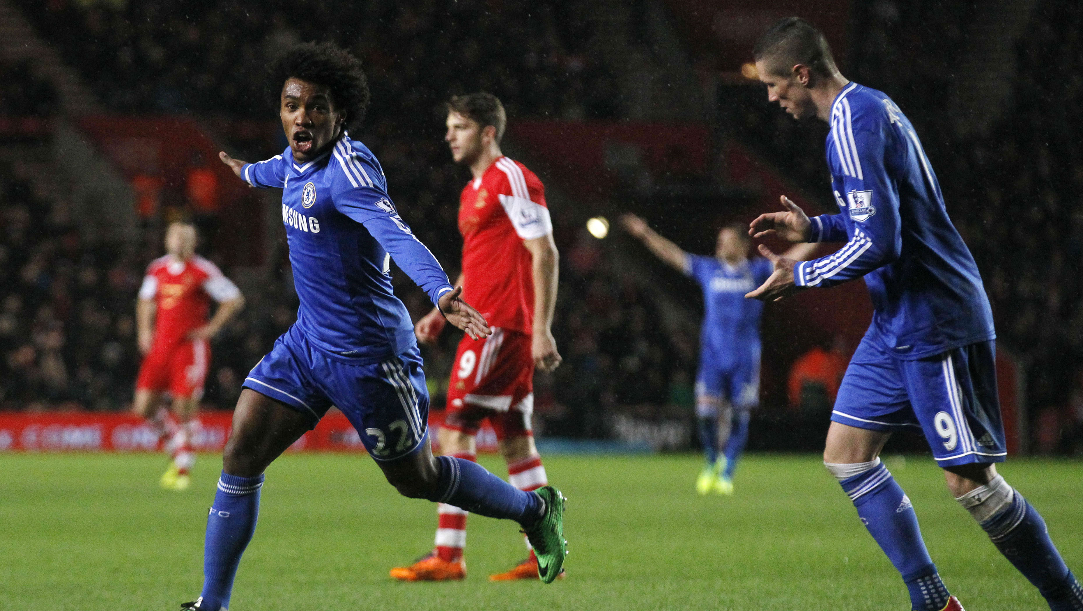 Mourinho escalou mal, mas consertou tudo a tempo de conseguir a vit&oacute;ria