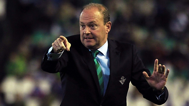 Wikip&eacute;dia coloca t&eacute;cnico espanhol no Corinthians e quase toda imprensa inglesa caiu