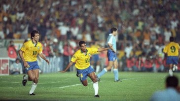 No aniversário de Romário, todos os lances da melhor partida do craque