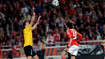 Tanta calma assim para chapelar o goleiro, a gente não vê todos os dias