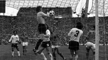 Sepp Maier, o grande mestre da melhor escola de goleiros do mundo, completa 75 anos