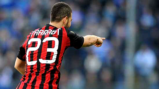 Adel Taarabt come&ccedil;ou bem no Milan (Foto: AP)
