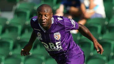 Olha o mico que William Gallas conseguiu pagar no futebol australiano