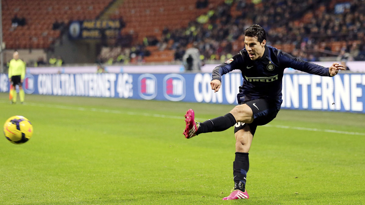 Hernanes, da Inter (AP Photo/Antonio Calanni)