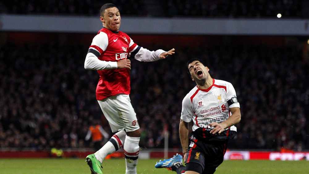 A pol&ecirc;mica inglesa: foi p&ecirc;nalti ou n&atilde;o em Luis Su&aacute;rez?