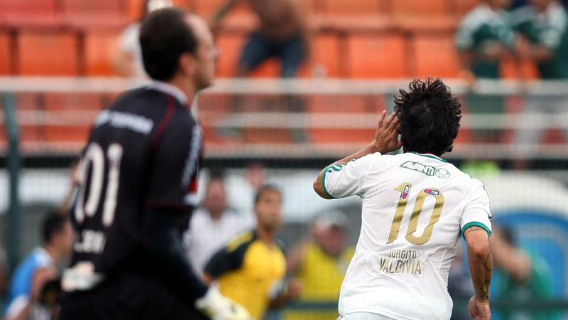 Rog&eacute;rio Ceni n&atilde;o precisava dessa tentativa rid&iacute;cula de rasteira em Vald&iacute;via