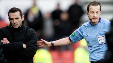 Torcida escocesa xingou tanto, mas tanto, que a televisão tirou o jogo do ar