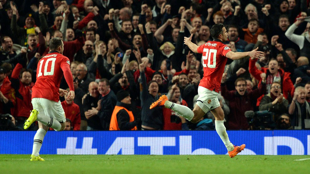 Van Persie carrega o Manchester United &agrave;s quartas, mas o desafio vir&aacute; agora