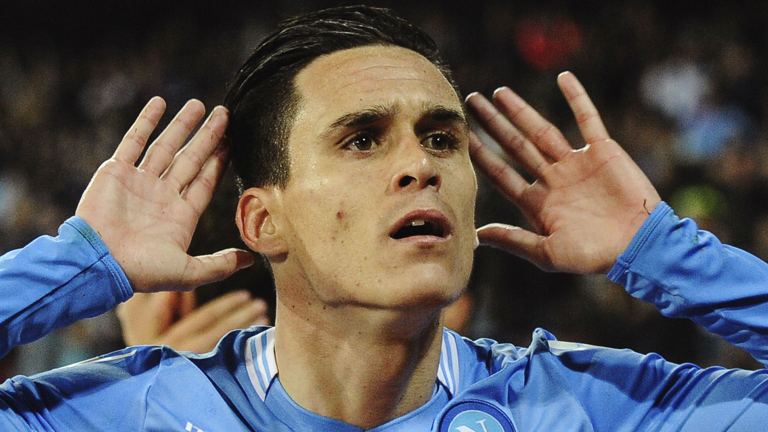 Buffon bem que tentou, mas não conseguiu evitar o passeio do Napoli no San Paolo