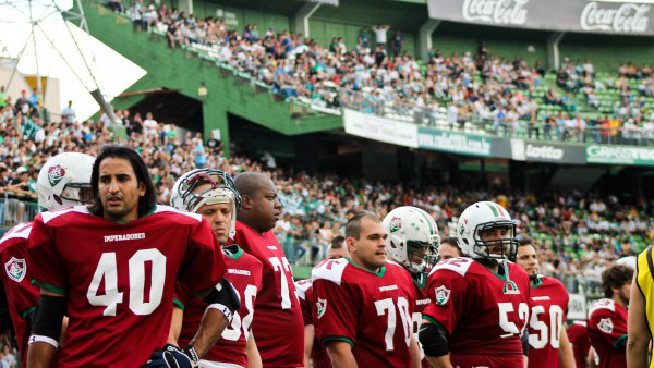 O Couto Pereira recebeu a final do futebol americano com um bom p&uacute;blico