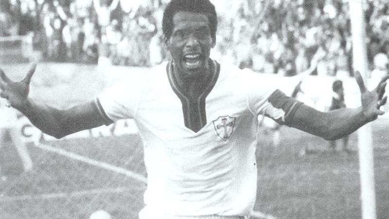 H&aacute; 60 anos, nascia En&eacute;as, aquele que melhor encarnou a paix&atilde;o pela Lusa