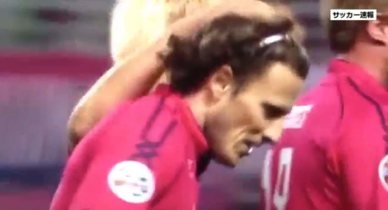 Este foi o primeiro gol de Diego Forlán pelo Cerezo Osaka
