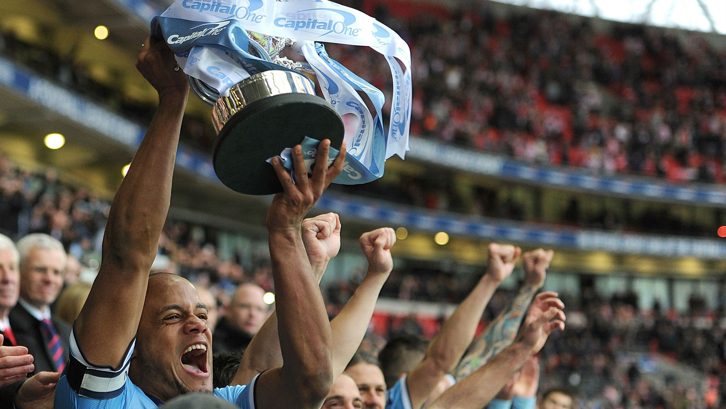 Kompany &eacute; melhor com os carrinhos do que levantando ta&ccedil;as