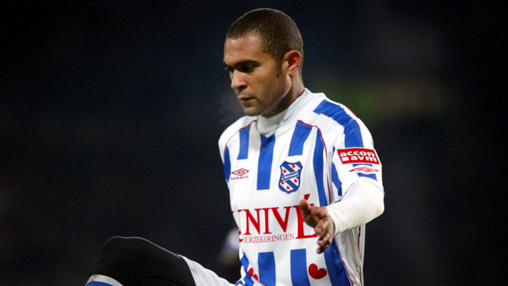 Afonso Alves jogando pelo Heerenveen