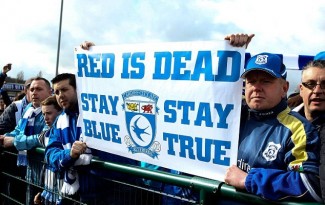 Não é por milhões de libras que a torcida do Cardiff venderá a tradição do azul em seu uniforme