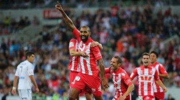 Rooney não foi o único a marcar um golaço do meio de campo neste final de semana