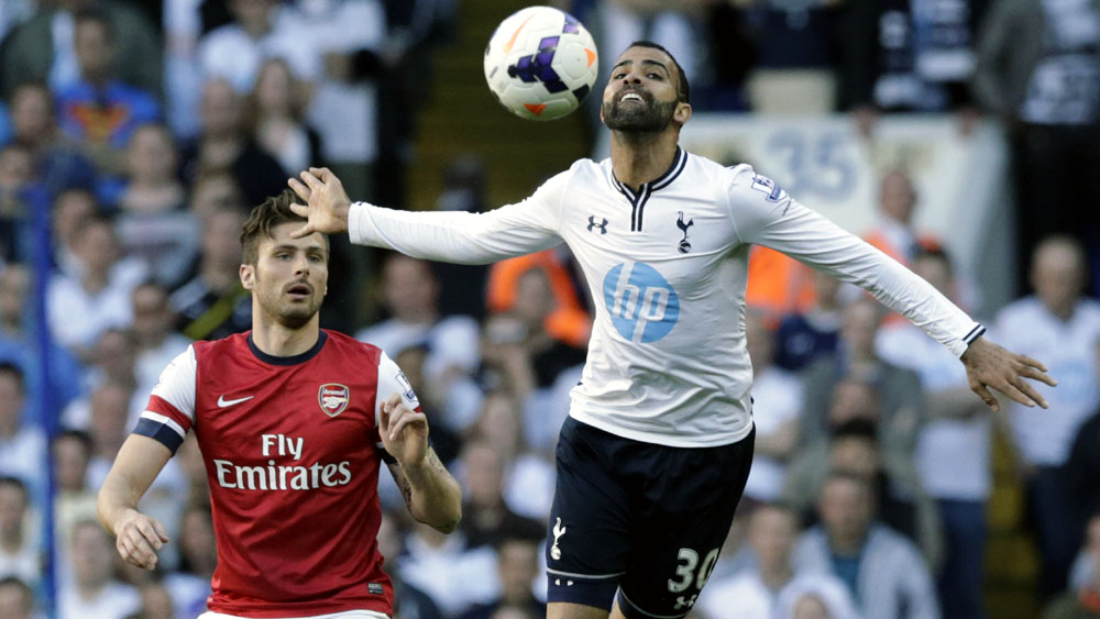 O &uacute;ltimo jogo de Sandro pelo Tottenham foi contra o Arsenal, no dia 16 de mar&ccedil;o (Foto: AP)