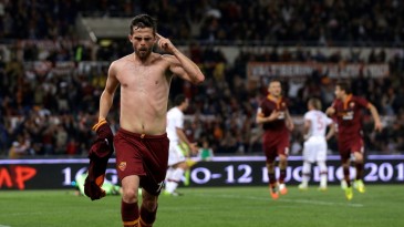 O golaço de Pjanic contra o Milan precisa, no mínimo, concorrer ao Prêmio Puskás