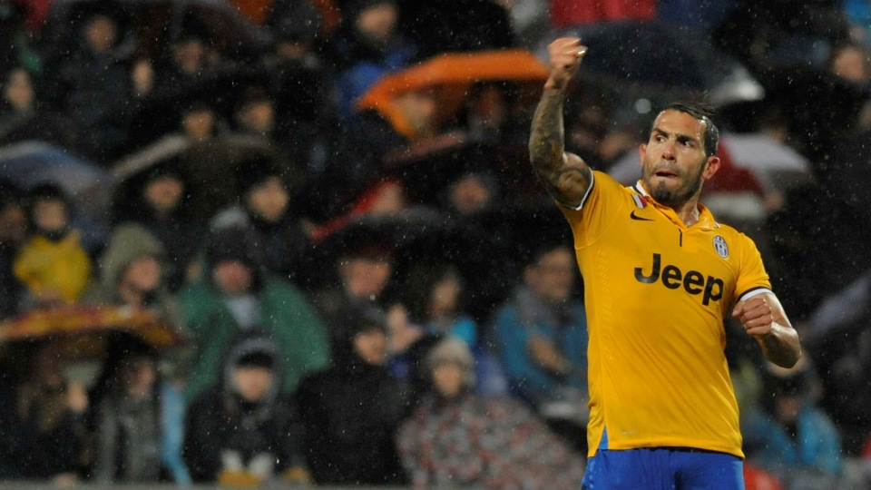 F&uacute;ria de Tevez, passe genial de Pirlo, gol de letra de Llorente: a Juve est&aacute; a uma vit&oacute;ria do tri