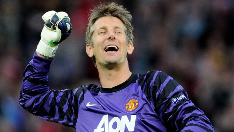 Van der Sar deu a prova definitiva de que ainda torce muito pelo United