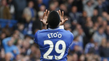 A primeira derrota de Mourinho em casa pelo Inglês colocou o Chelsea longe do título