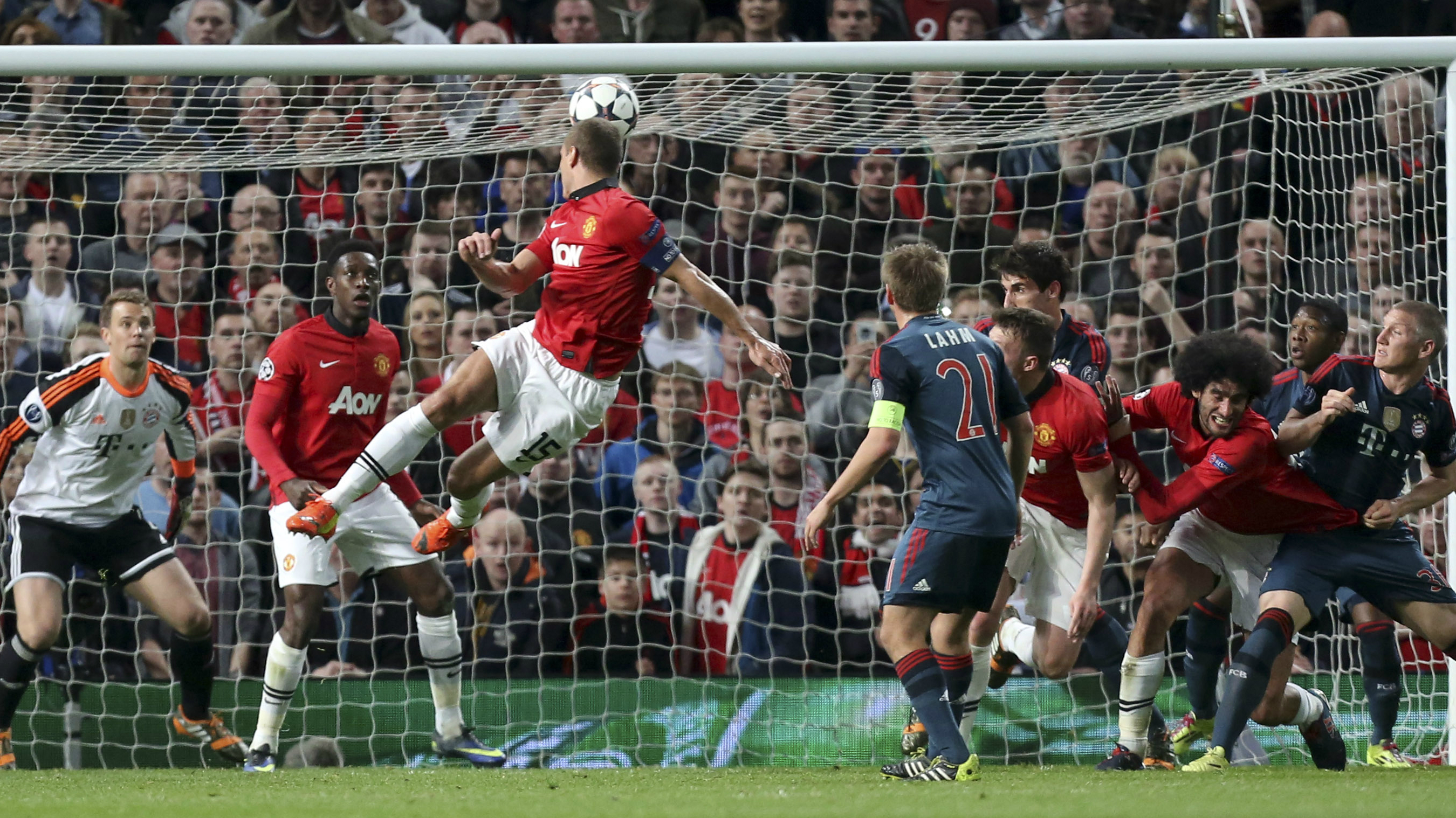 Da maneira que pode, o Manchester United equilibrou o duelo com o Bayern