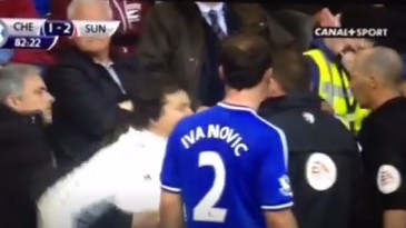 Mourinho foi mais sutil que seu auxiliar ao demonstrar insatisfação com o árbitro