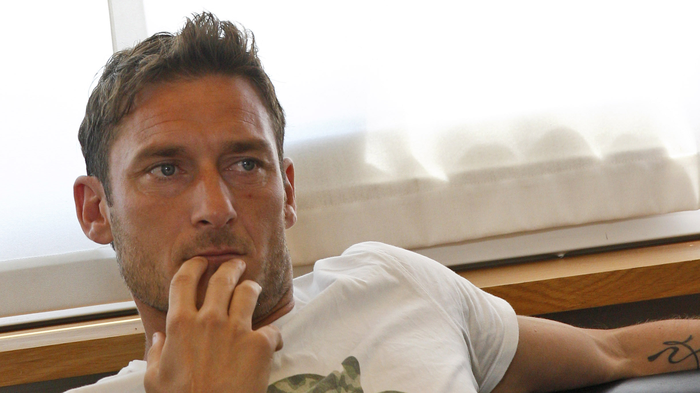 Novo livro de Totti mistura Arquimedes, Shakespeare e um tour por Roma