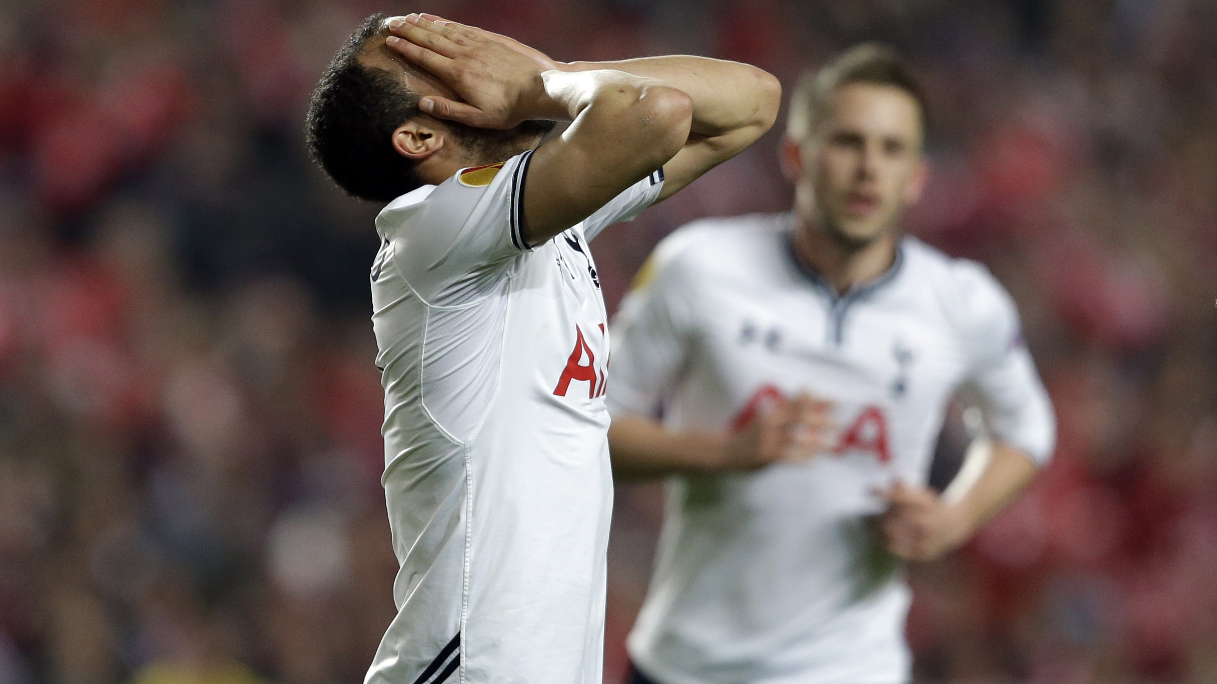 O sofrimento do Tottenham tem muito a ver com o mercado, o treinador e o presidente
