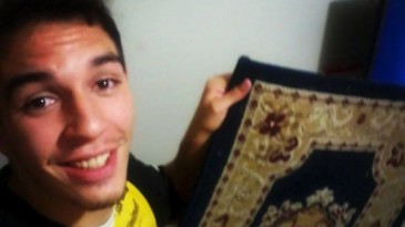 “Fluminense, presta atenção / Tupi tá fazendo selfie do tapetão”