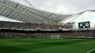 A torcida do Paok merecia o título: 20 mil alvinegros foram em comboio à final da copa