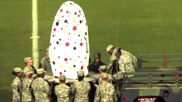 O San Antonio Scorpions encontrou um jeito muito divertido de apresentar o seu mascote