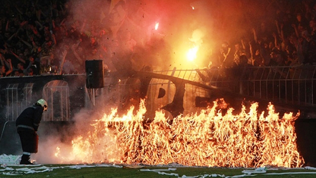 Na final da Copa da Bulg&aacute;ria, o destaque em campo foi o corpo de bombeiros